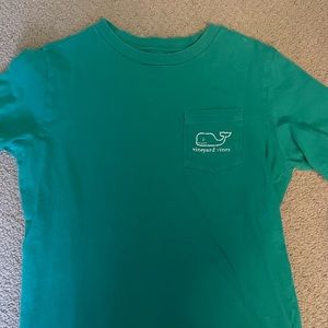 Kelly green vineyard vines boys tee, size small